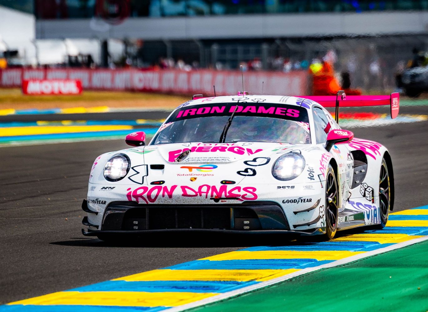 A DETERMINED DRIVE AT LE MANS