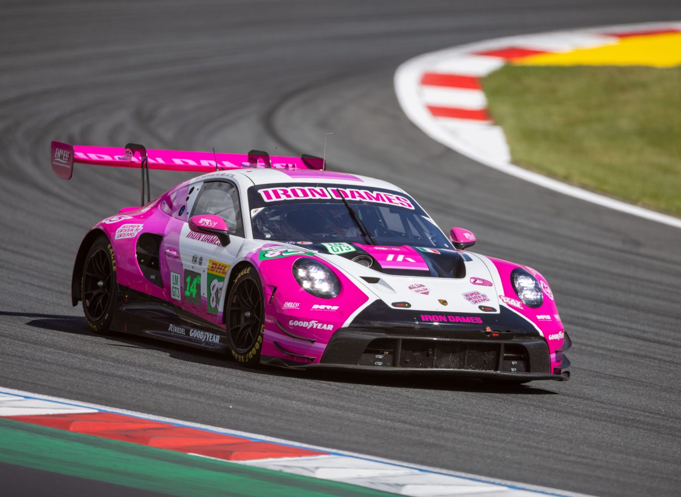 A ROLLERCOASTER RACE IN FUJI
